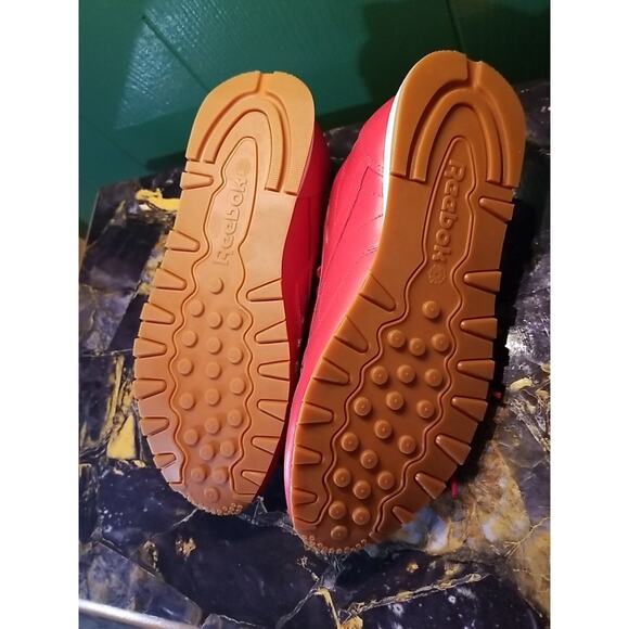 Reebok Classic Leather Red Sneakers Unisex , Size 11 - Picture 4 of 5